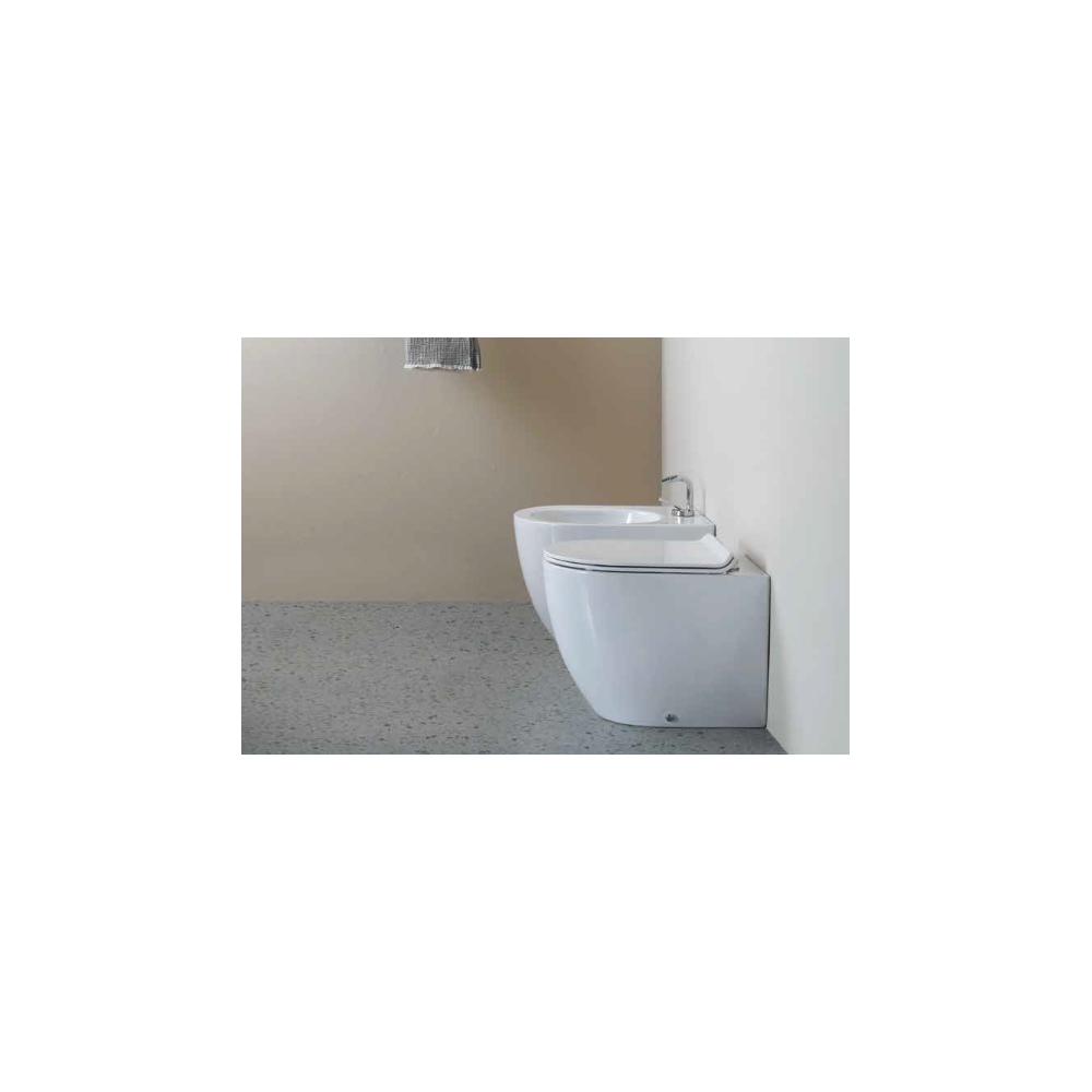 Coppia Vaso e Bidet filo muro e copriwc Music