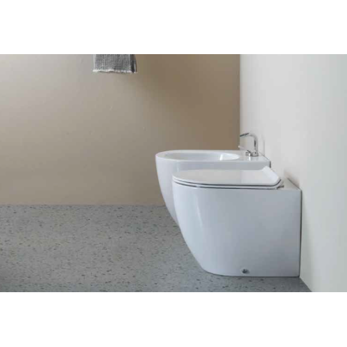 Coppia Vaso e Bidet filo muro e copriwc Music